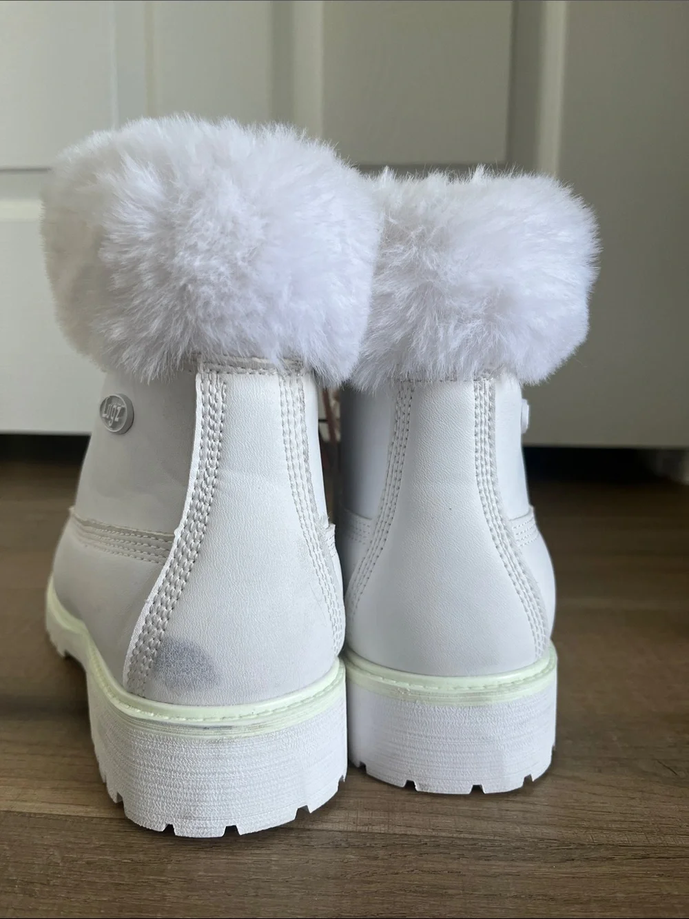 Lugz White Faux Fur Winter Lace-Up Boots with Rugged Sole Y2K NWT Holiday